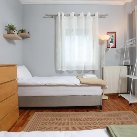 Urban East Comfort Apartment
