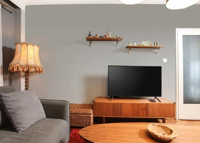 Urban East Comfort Apartment